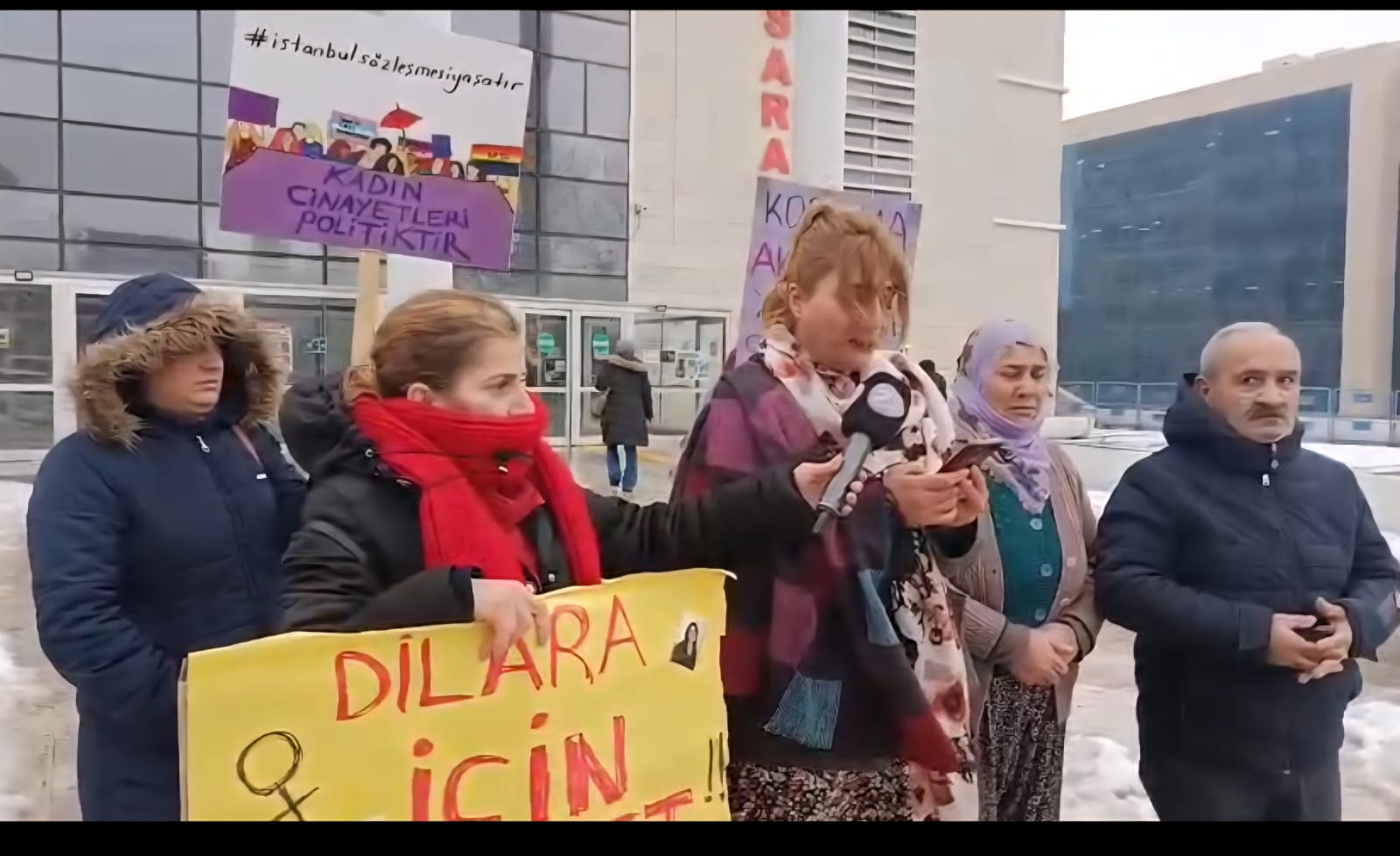 Kadınlar Katledilen Dilara İçin  Ses Yükseltti