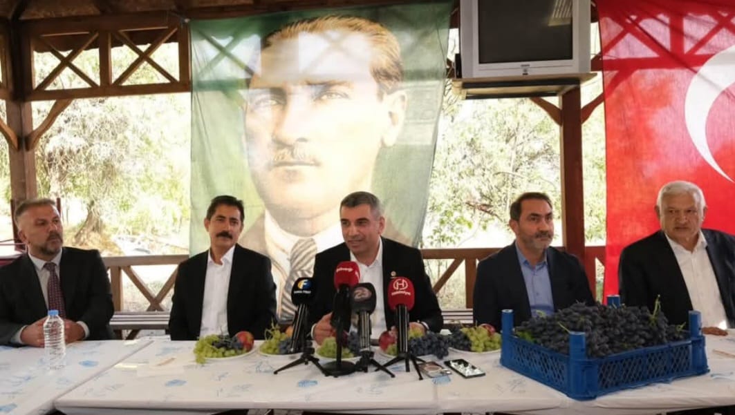 Üzüm Üreticisinin Tek Umudu Gürsel Erol