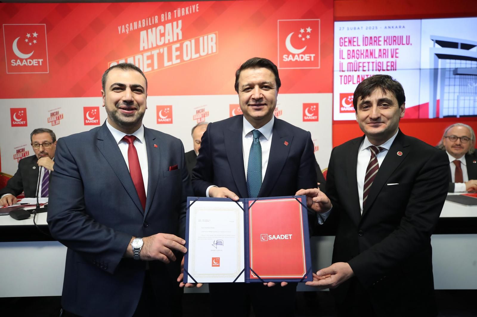 Saadet’te Bayrak Değişimi