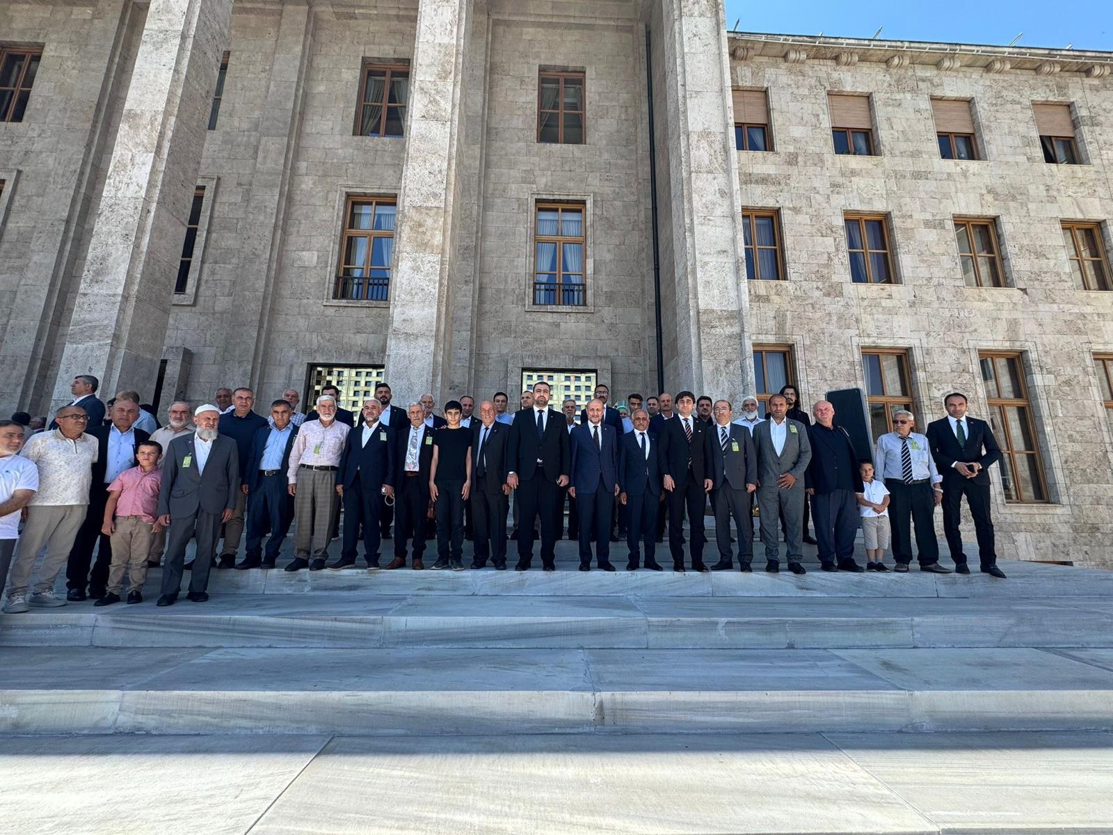Yüksel Ve Çalışma Arkadaşları  Meclise  Çıkarma Yaptı