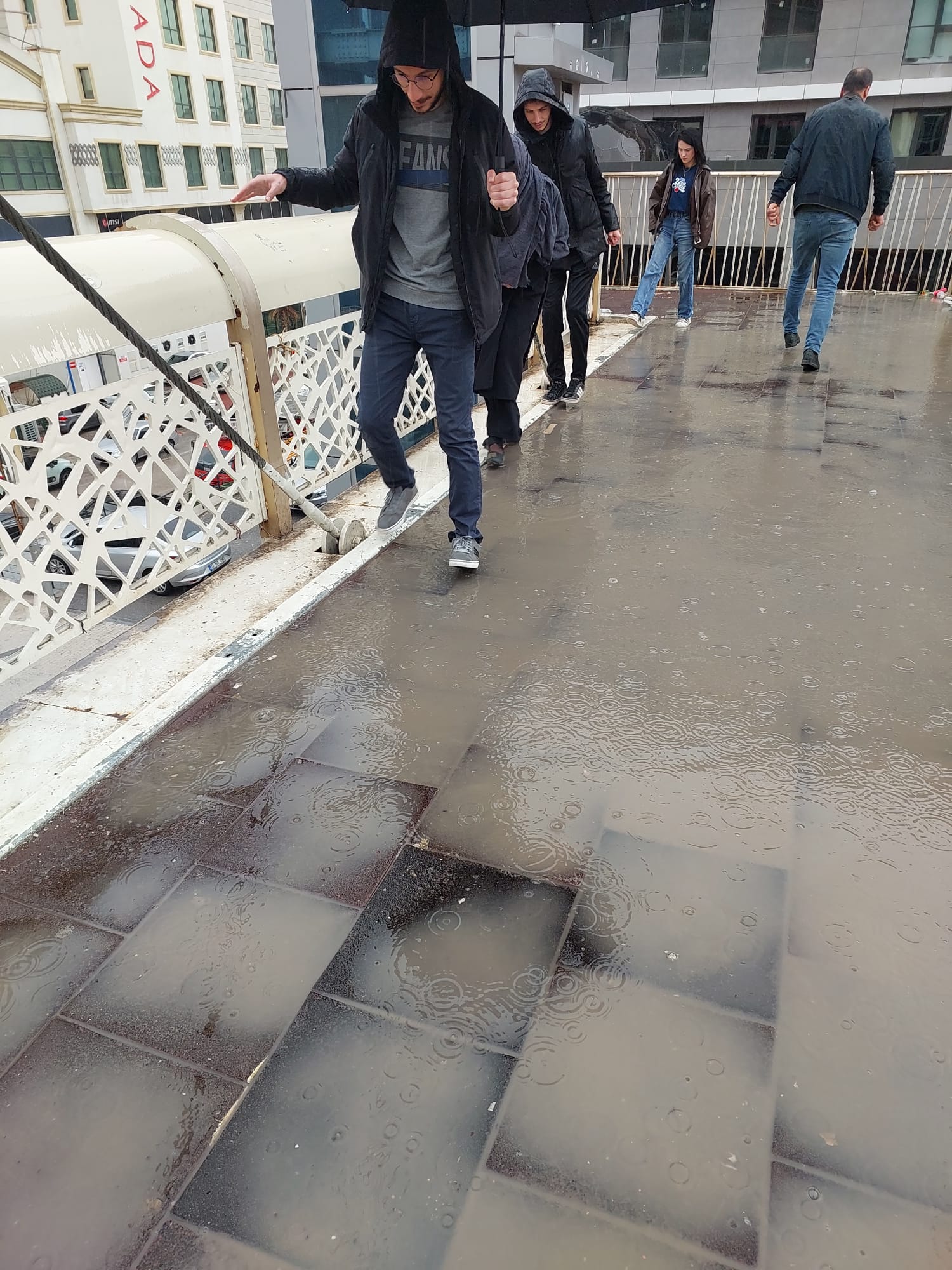 Elazığ Belediyesi’nin Üst Geçidi Göl  Oldu