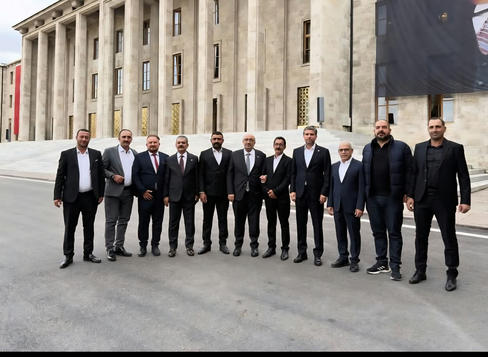 Teşekkürlü Ziyaretin Üzerinden Günler Geçti Üzüm Bağda Kalmaya Devam Etti